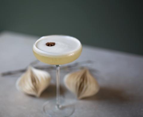 How to make the perfect 007 Gin Martini ...and 4 other reduced-alcohol, calorie-counted cocktails